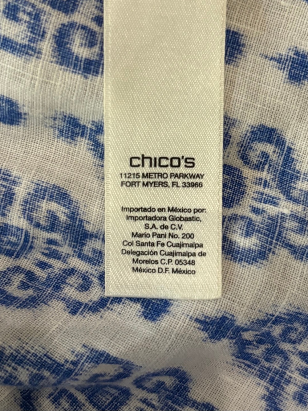 Chico’s 100% Linen No Iron Blue White Ikat Button Front Shirt Tunic Size 2 Large - Picture 7 of 8